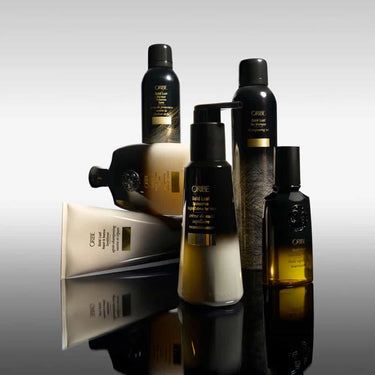 Infused with Oribe’s powerful Bio-Restorative Complex, this lightweight leave-in crème restores vitality to brittle, over-processed, or colour-treated hair—without leaving residue on your pillow