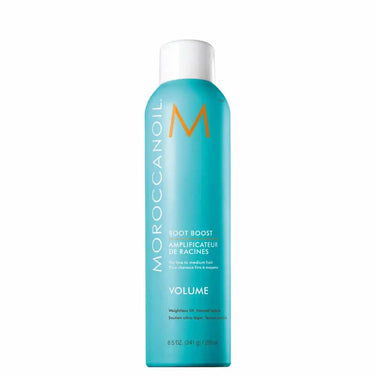 Moroccanoil Root Boost 250ml – Instant Lift and Full-Body Volume. Get big, beautiful volume right from the roots with Moroccanoil Root Boost. This lightweight, high-performance root lifter creates strong texture and lift before heat styling, adding long-lasting body, movement, and fullness to medium to fine hair.