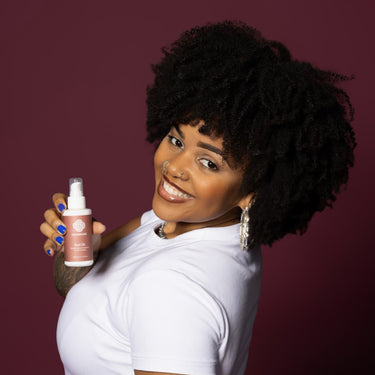 CLEVER CURL Curl Oil 100ml with model