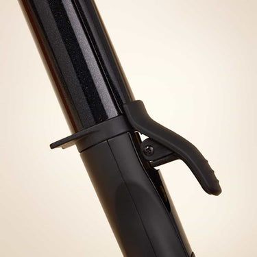 Kaleo Pro Curling Tong Perfect for curl lovers, stylists, and beauty enthusiasts who want smooth, bouncy curls without the crunch. Suitable for all hair types—from fine and delicate to thick and unruly