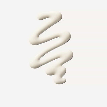 Olaplex No. 0.5 Scalp Longevity Treatment is a weightless, dermatologist-tested serum that revitalises your scalp and promotes healthier, shinier hair over time